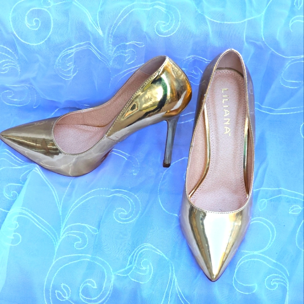 Liliana - Picture 3 of 3